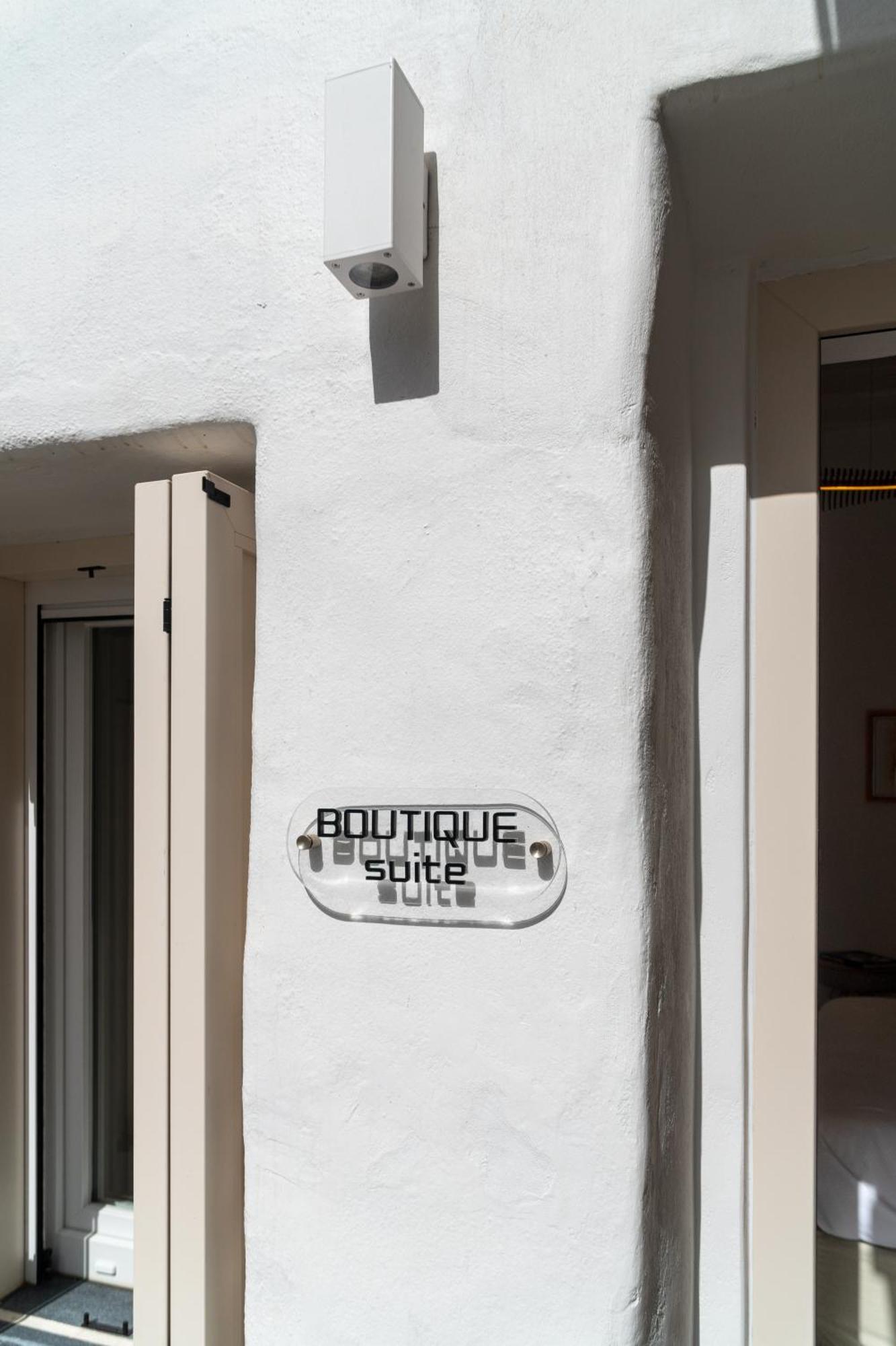 Rabagas Suites - In The Heart Of Sifnos アポロニア エクステリア 写真